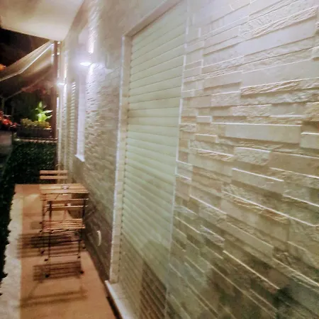 Апартаменти La Greca Naxos *